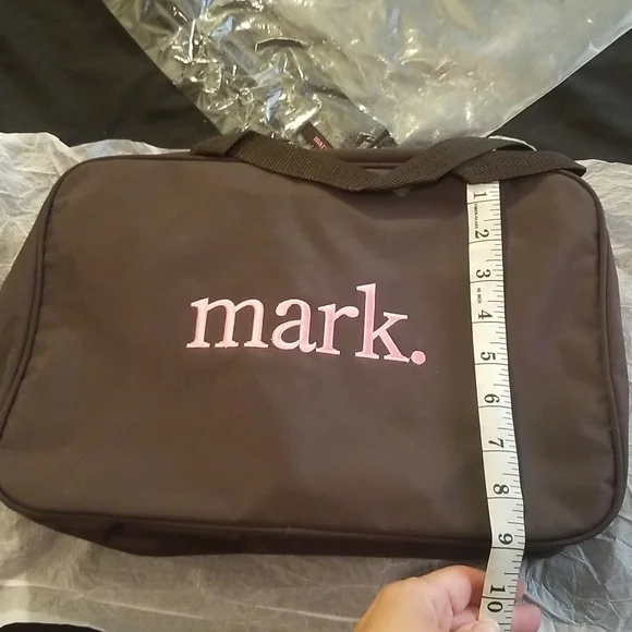 New mark.  Mark up case by Avon - Picture 4 of 16